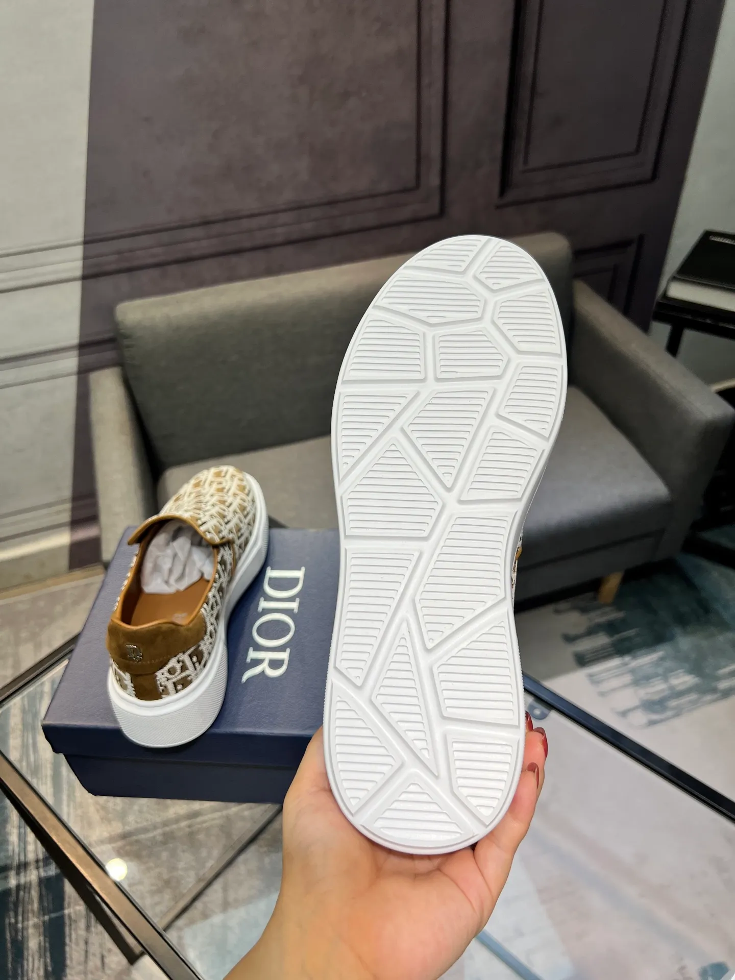 Men's shoes 💰380 The latest DiOr shipment, using imported top-grade jacquard fabric with cowhide design 👍 Breathable mesh lining, comfortable to wear, lightweight, original last mold, official website 1:1, private mold outsole, non-slip, color, multiple colors available, code number 38 to 44 (45 can be ordered)